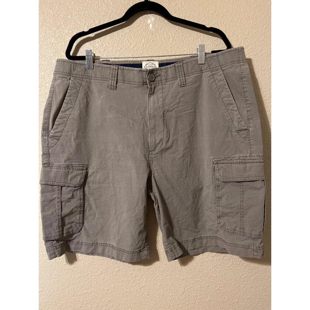 St Johns Bay Men's Cargo Shorts - Size 40 - Good Condition!